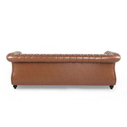 Divano Chesterfield a 3 posti con bottoni capitonné color cognac e borchie