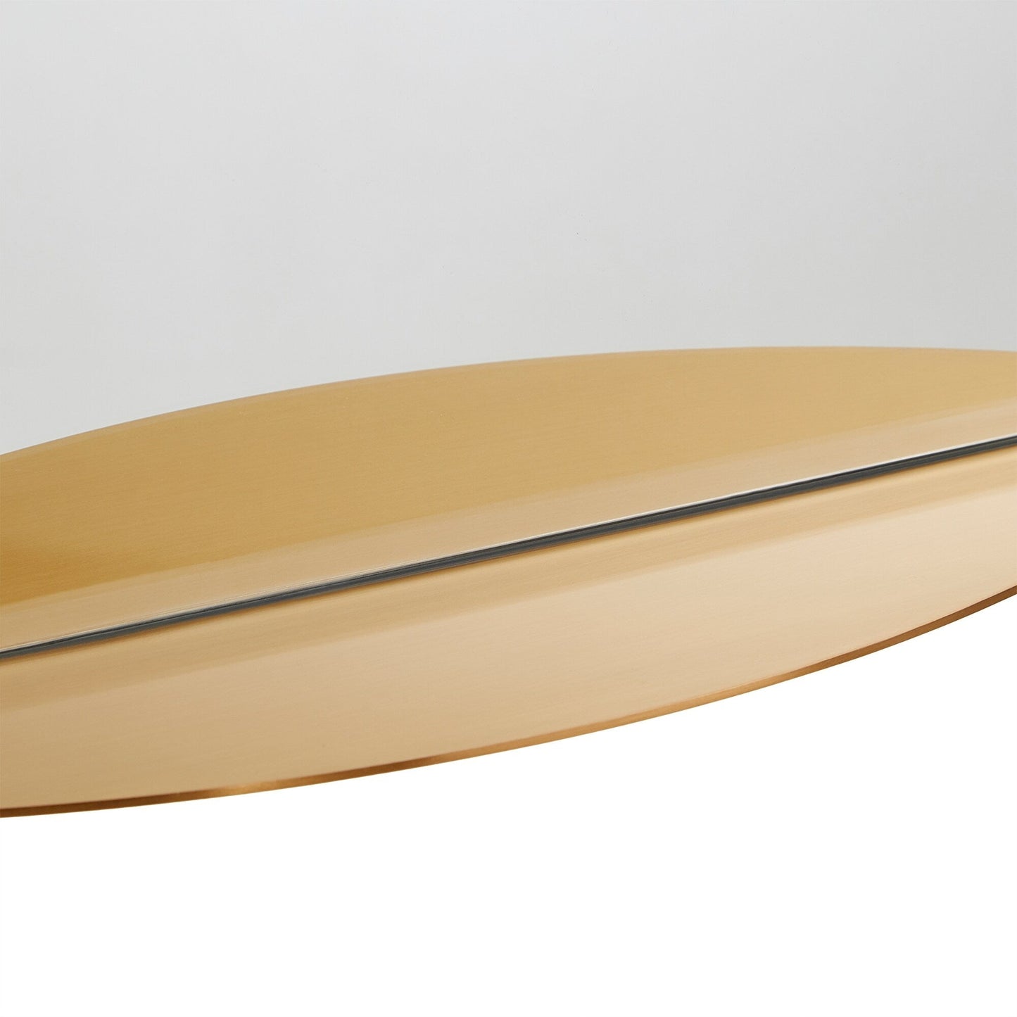 Specchio da parete ad arco in metallo Concord con mensola di iNSPIRE Q Bold