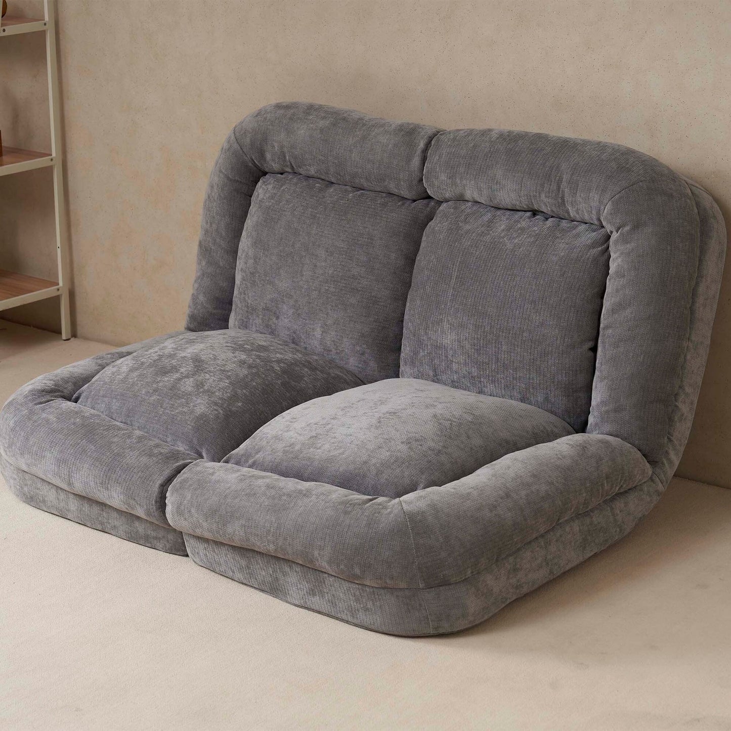 Divano letto matrimoniale trasformabile con funzione pieghevole per opzioni versatili di seduta e riposo