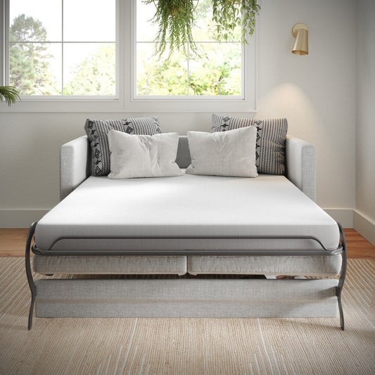 Materasso in memory foam rinfrescante in una scatola per divano letto o dormitorio