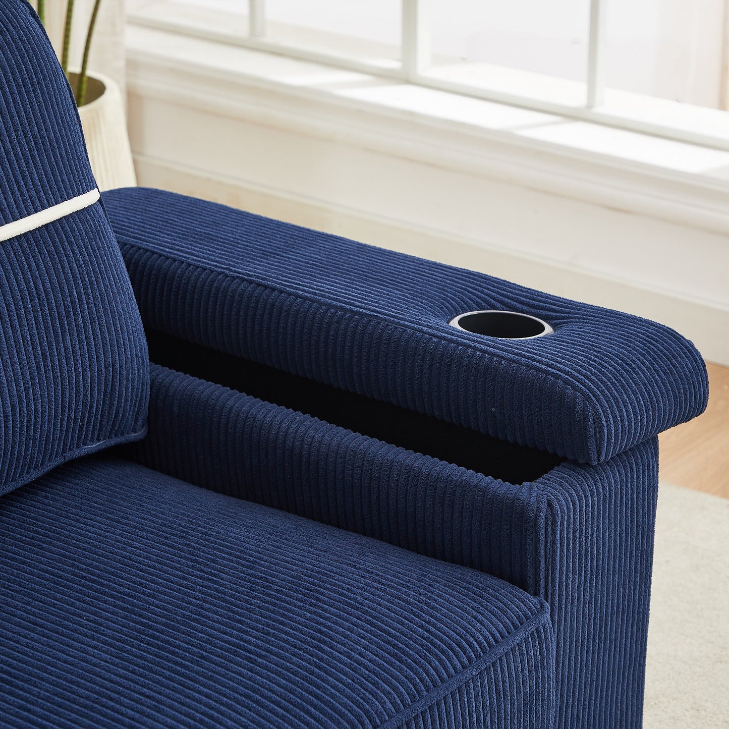 Divano a 3 posti in velluto a coste con porte USB e portabicchieri