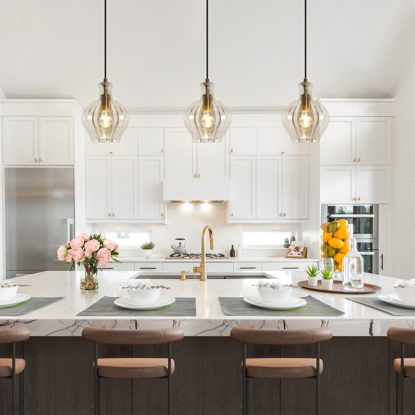 Lampada a sospensione moderna in ottone Coria Mid-Century, 1 luce, elegante, dimmerabile, per isola cucina, vetro scanalato, sala da pranzo