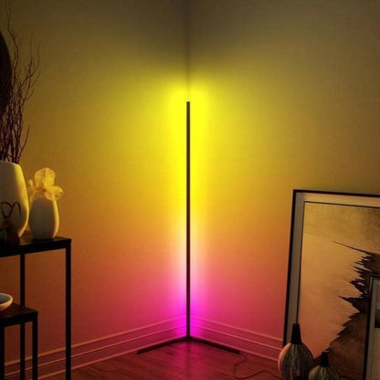 Lampada da terra minimalista a LED con angolo in metallo RGB da 55 cm
