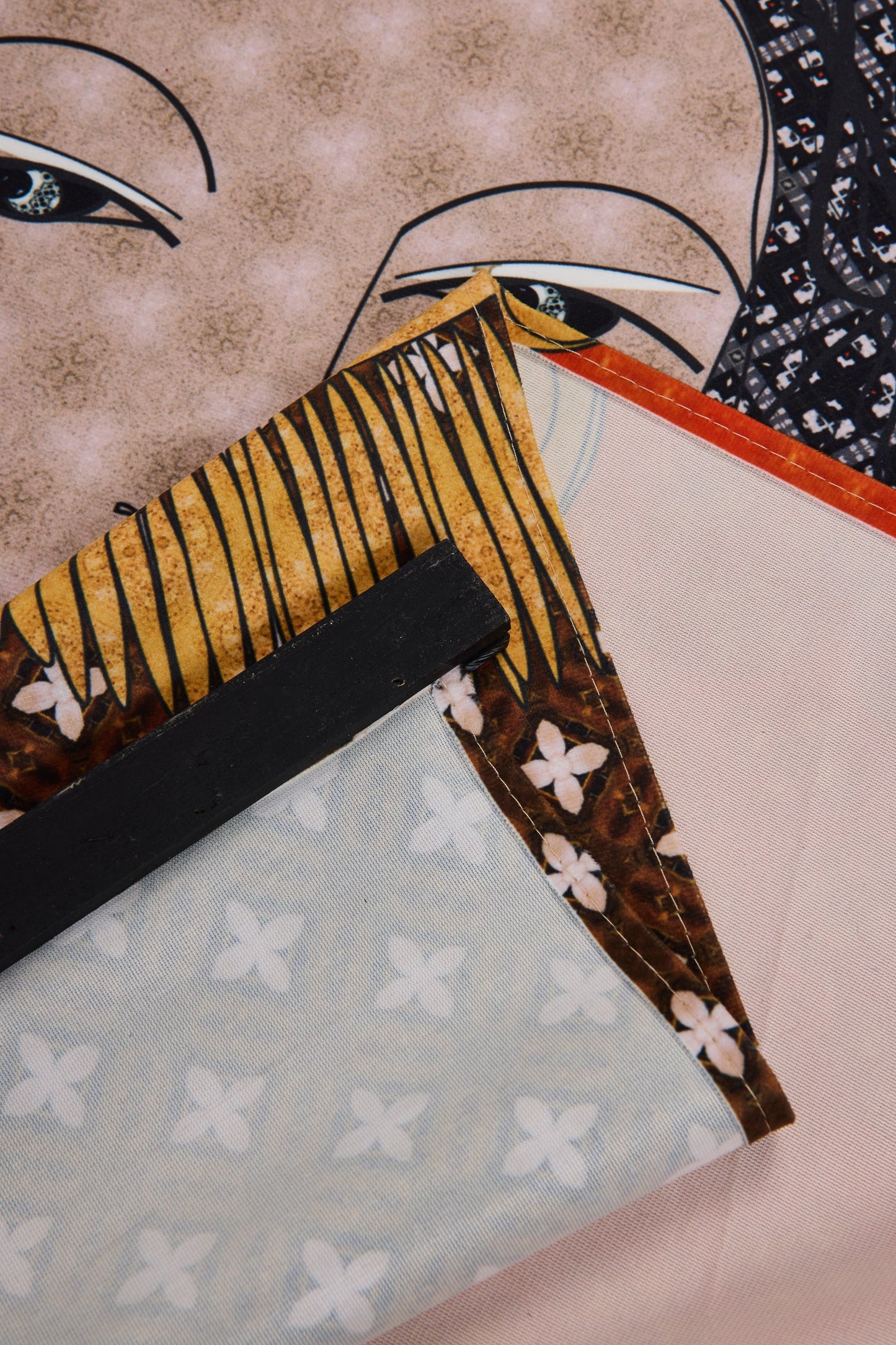 Bientot - Tela Stampa Donna Con Sfondo Arancione 90X120