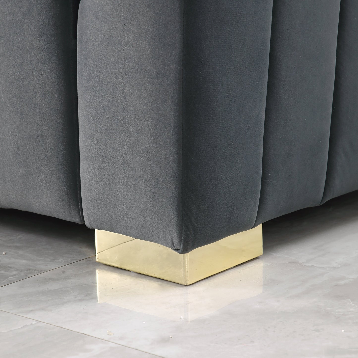 Divano Chesterfield 87.01 grigio scuro a 3 posti con cuscini, capitonné in velluto per soggiorno