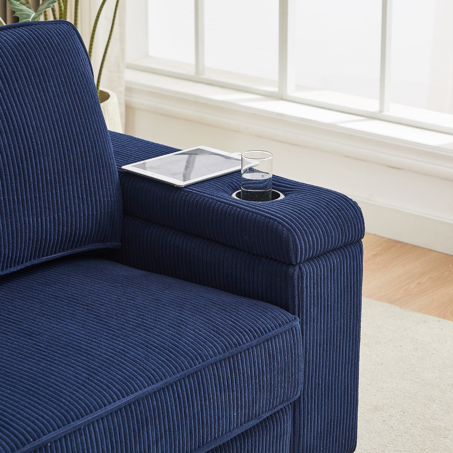 Divano Deep Seat 86.5 con contenitore, ricarica USB e portabicchieri - Comodo divano in velluto a coste