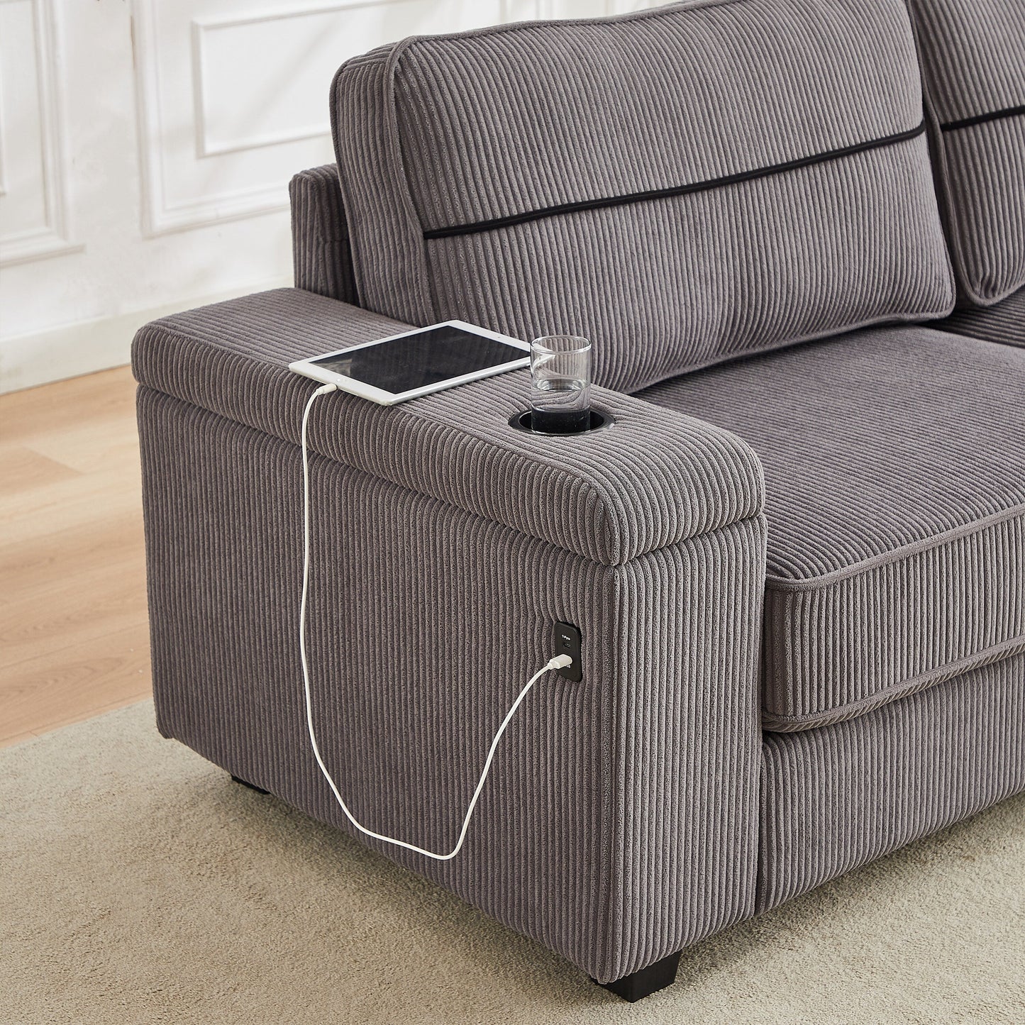 Divano Deep Seat 86.5 con contenitore, ricarica USB e portabicchieri - Comodo divano in velluto a coste