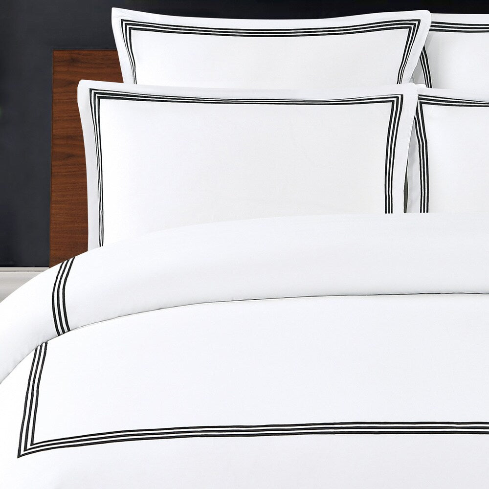 Set copripiumino da 3 pezzi della collezione Three Line Hotel di Echelon Home