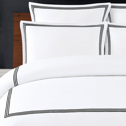 Set copripiumino da 3 pezzi della collezione Three Line Hotel di Echelon Home