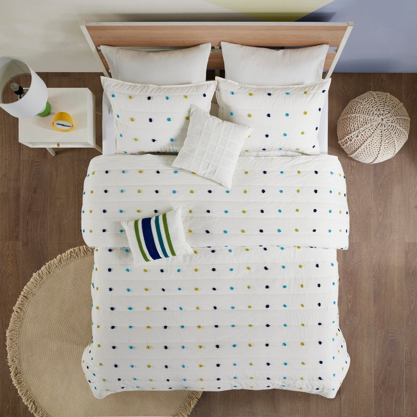 Set trapunta in cotone jacquard con pompon Ensley di Intelligent Design Kids e cuscini