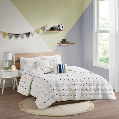 Set trapunta in cotone jacquard con pompon Ensley di Intelligent Design Kids e cuscini