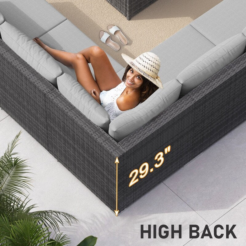 Set di divani componibili per esterni FINCATI in vimini grigio con tavolo e braciere