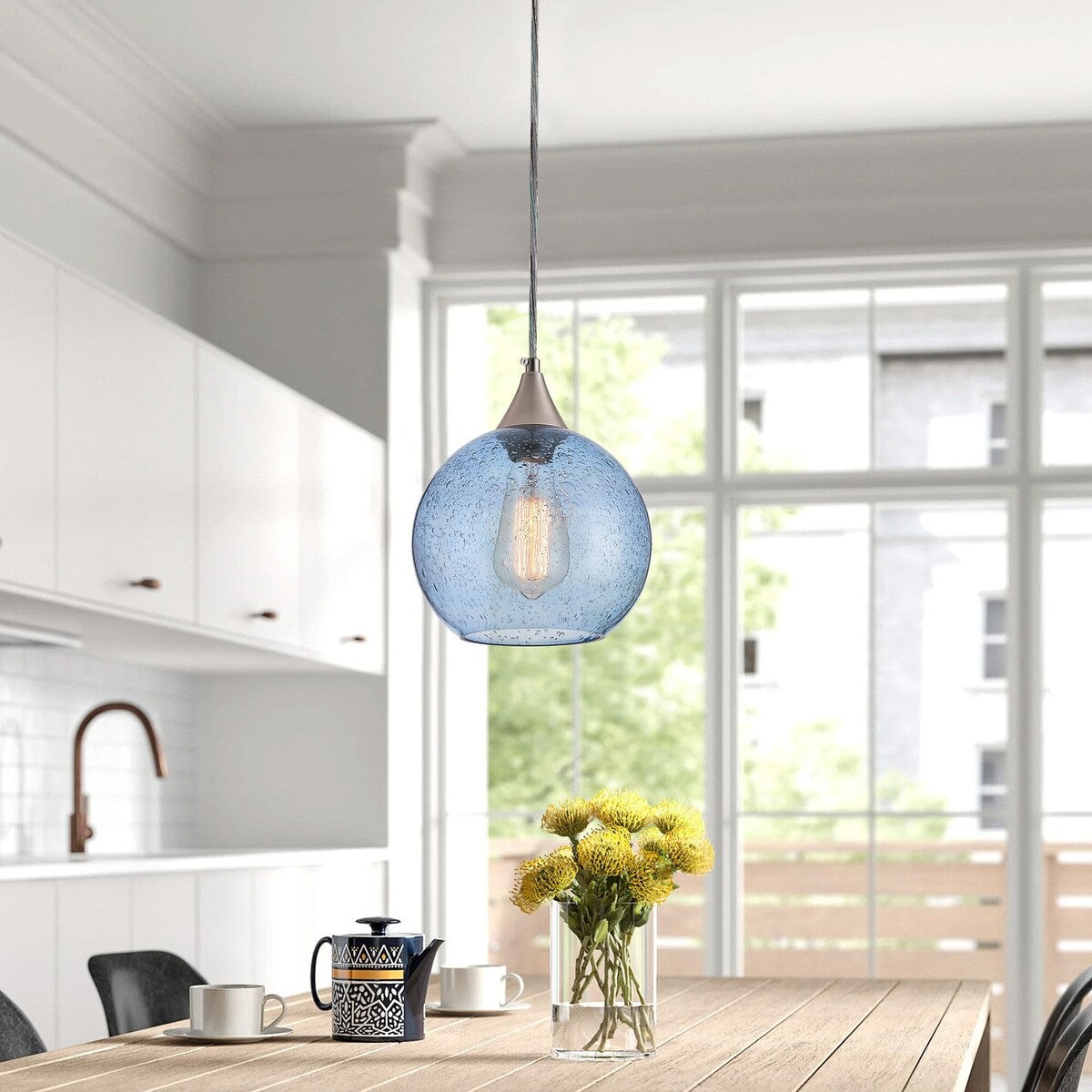 Lampada a sospensione Farmhouse a 1 luce in nichel spazzolato con paralume in vetro blu con semi