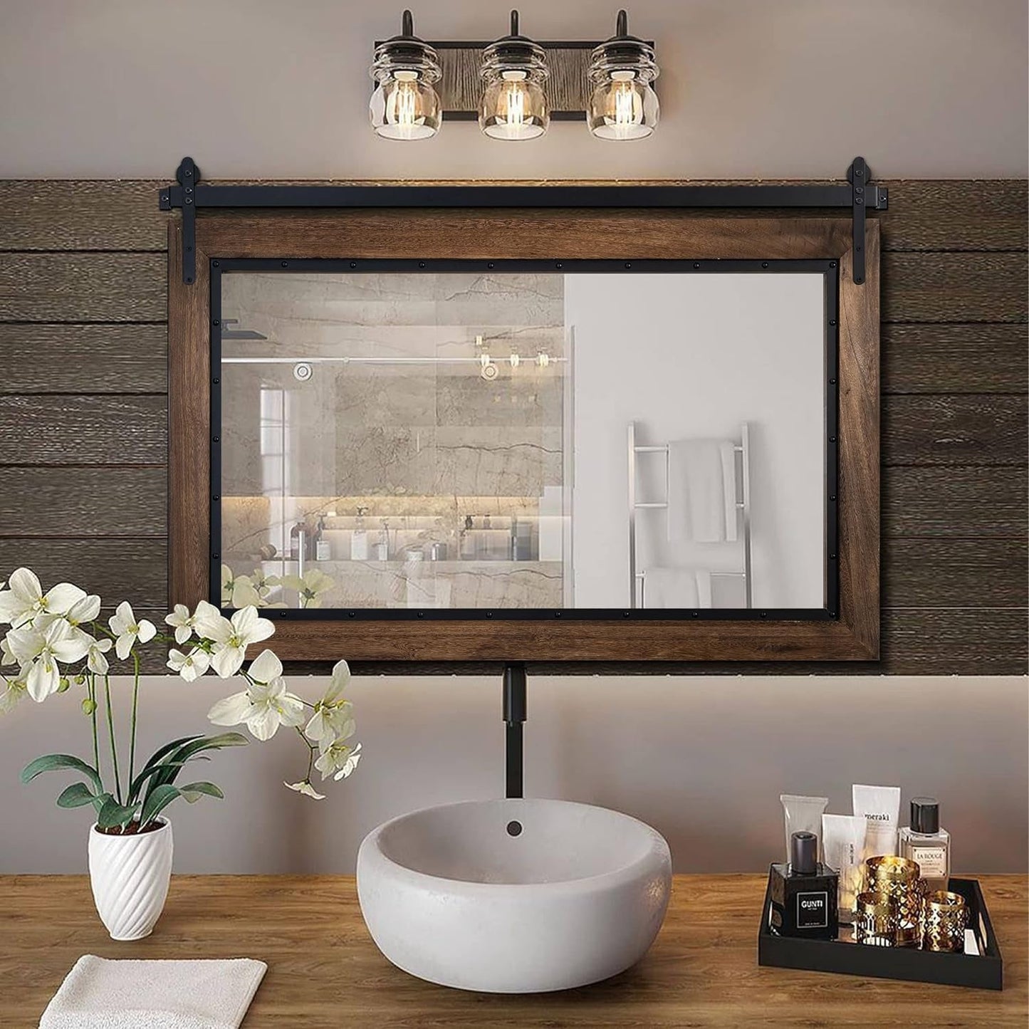 Specchio da parete per il bagno in legno naturale in stile porta del fienile della fattoria