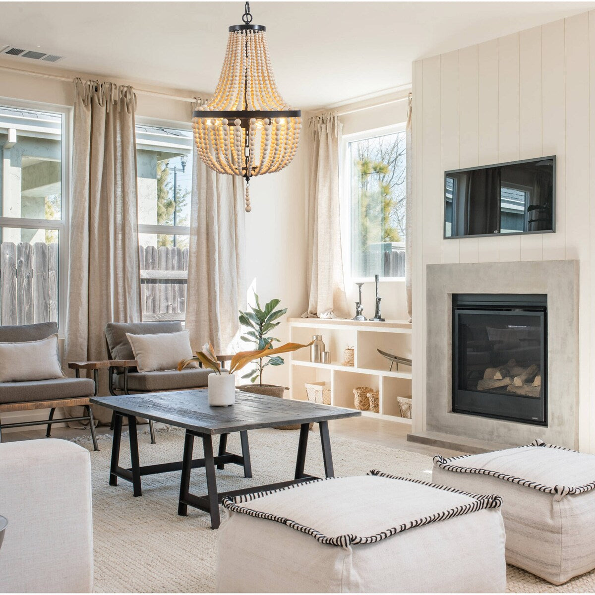 Lampadario moderno con perline in legno stile fattoria