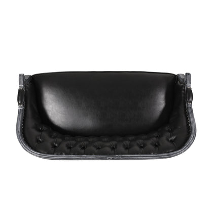 Divano a due posti in similpelle con gambe tornite e borchie