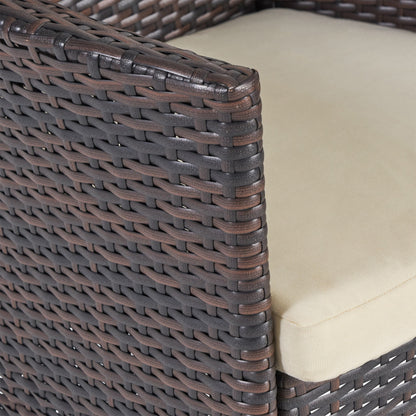 Set da pranzo da esterno Flamingo da 8 posti in legno e vimini di Christopher Knight Home