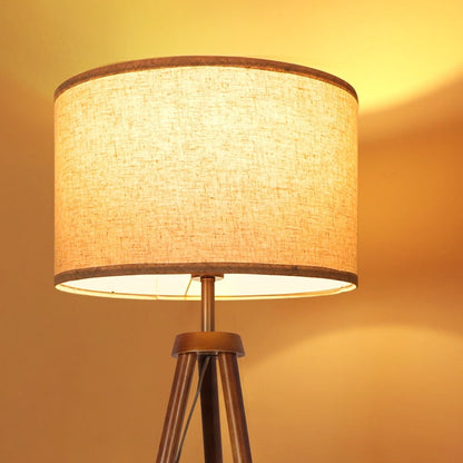 Lampada da terra con treppiede in noce da 63 pollici con gambe in legno massello e vassoio