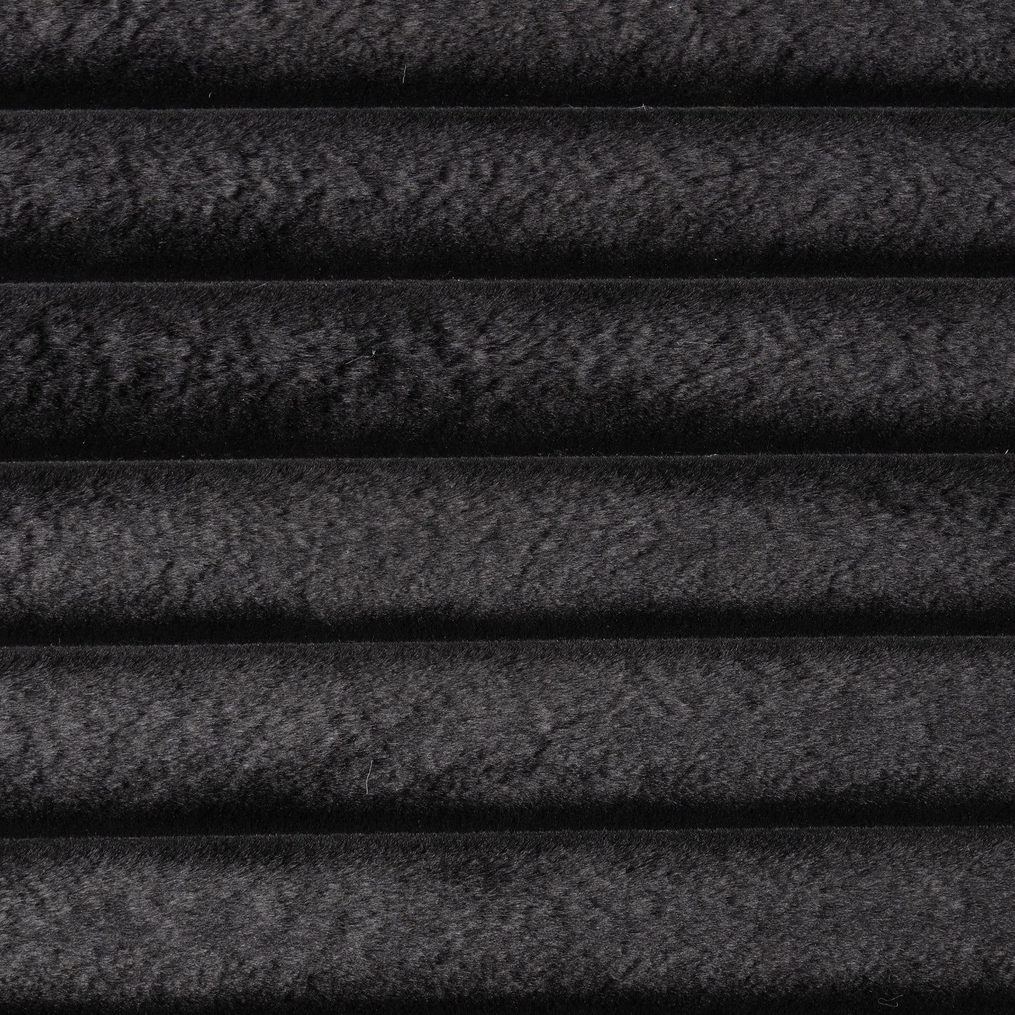 Divano moderno imbottito in ciniglia Dumana di Furniture of America, con chaise longue oversize, caricabatterie USB e portabicchieri