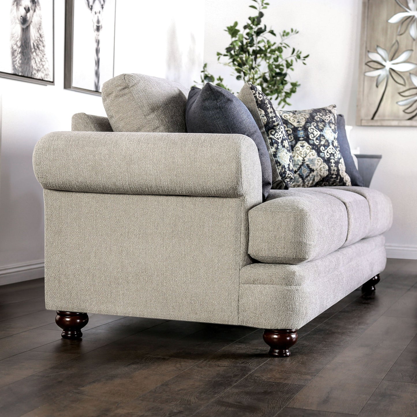 Divano Frane Transitional Beige Chenille imbottito con cuscino a T di Furniture of America