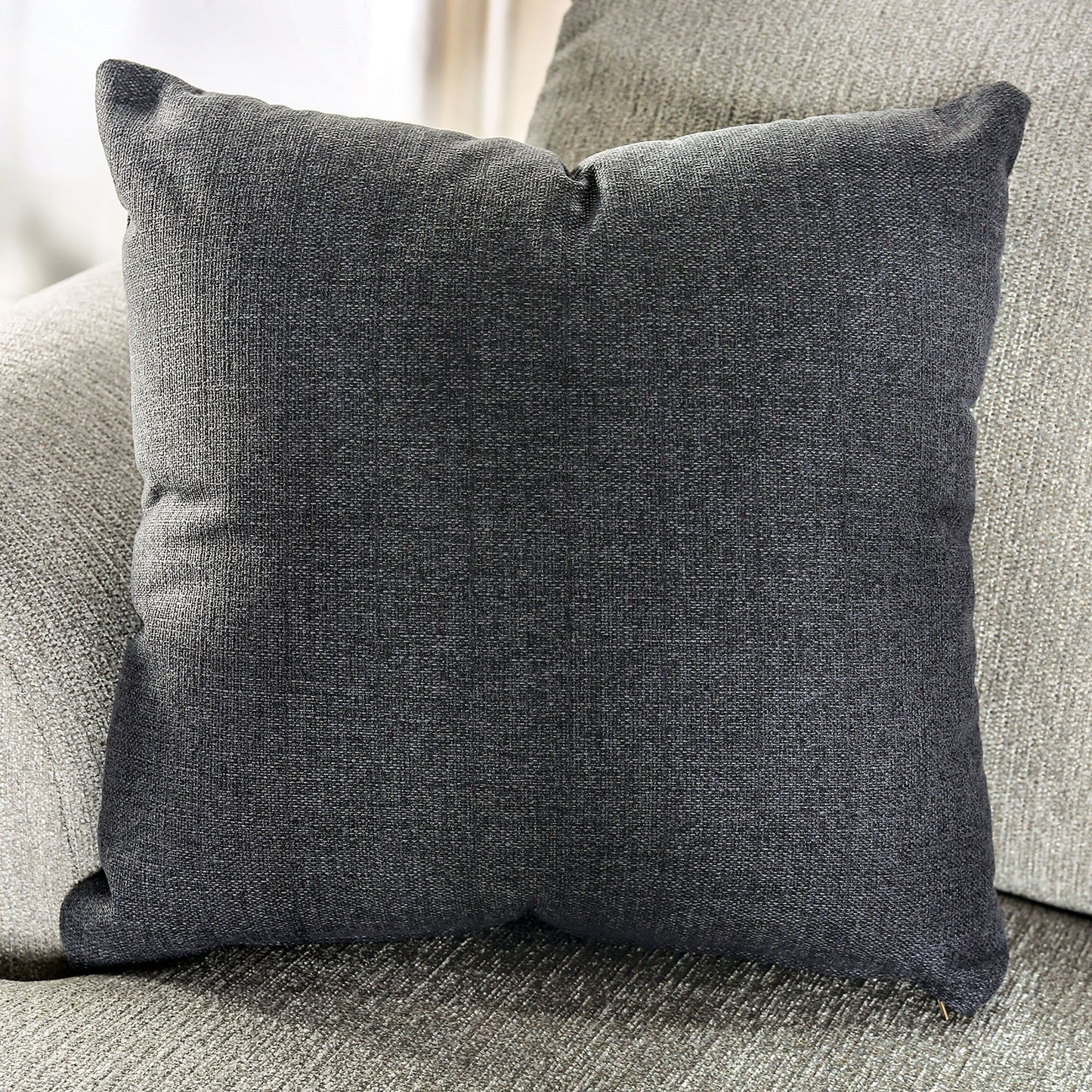 Divano Frane Transitional Beige Chenille imbottito con cuscino a T di Furniture of America