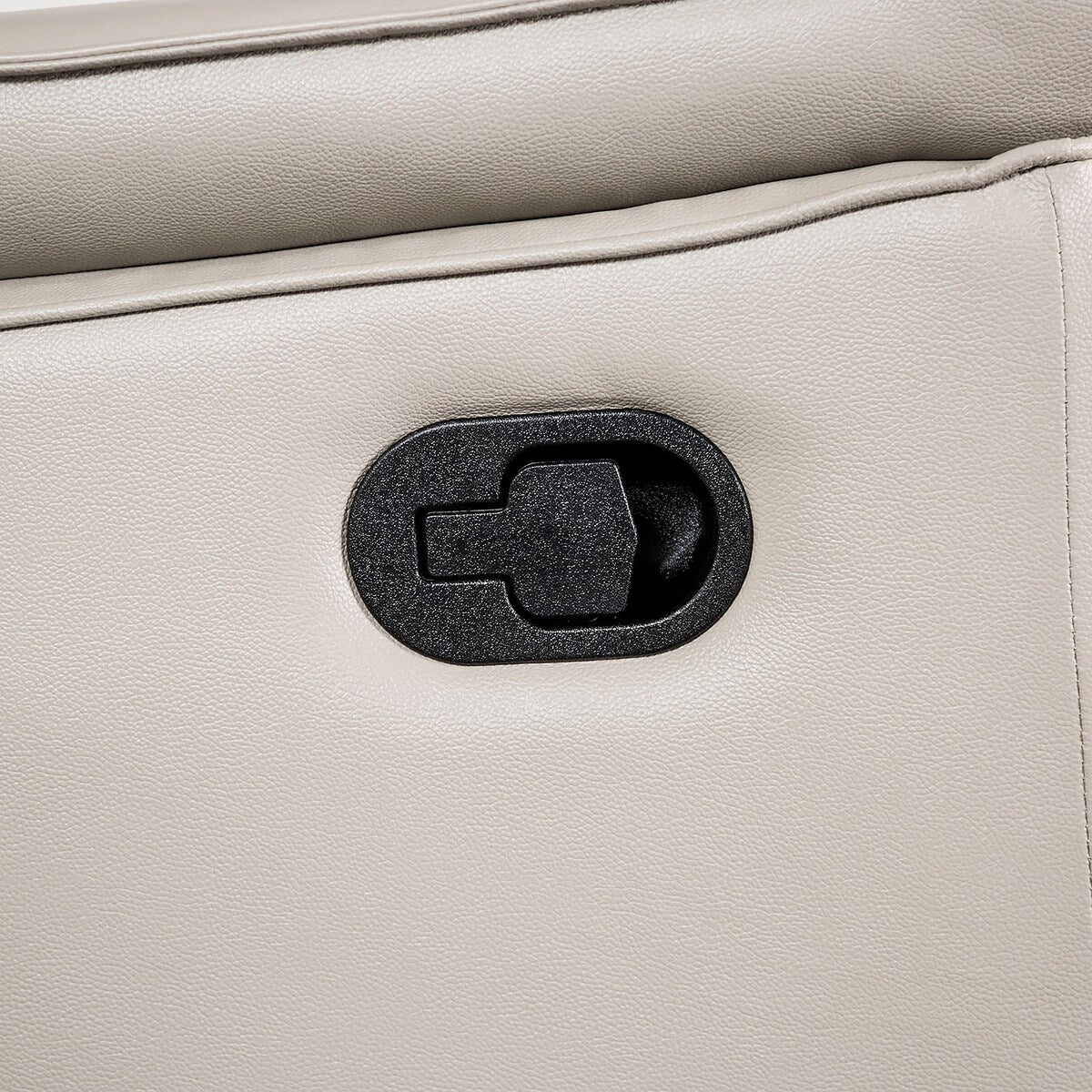 Divano reclinabile manuale in pelle moderna Marty di Furniture of America con braccioli imbottiti svasati