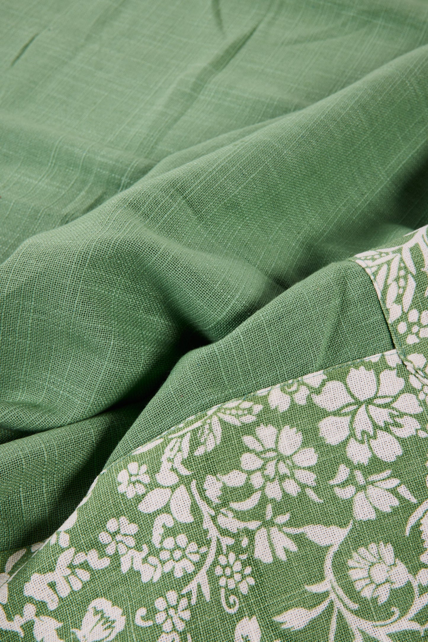 Limoges - Tovaglia Verde 140X240 Verde Con Bordatura Floreale