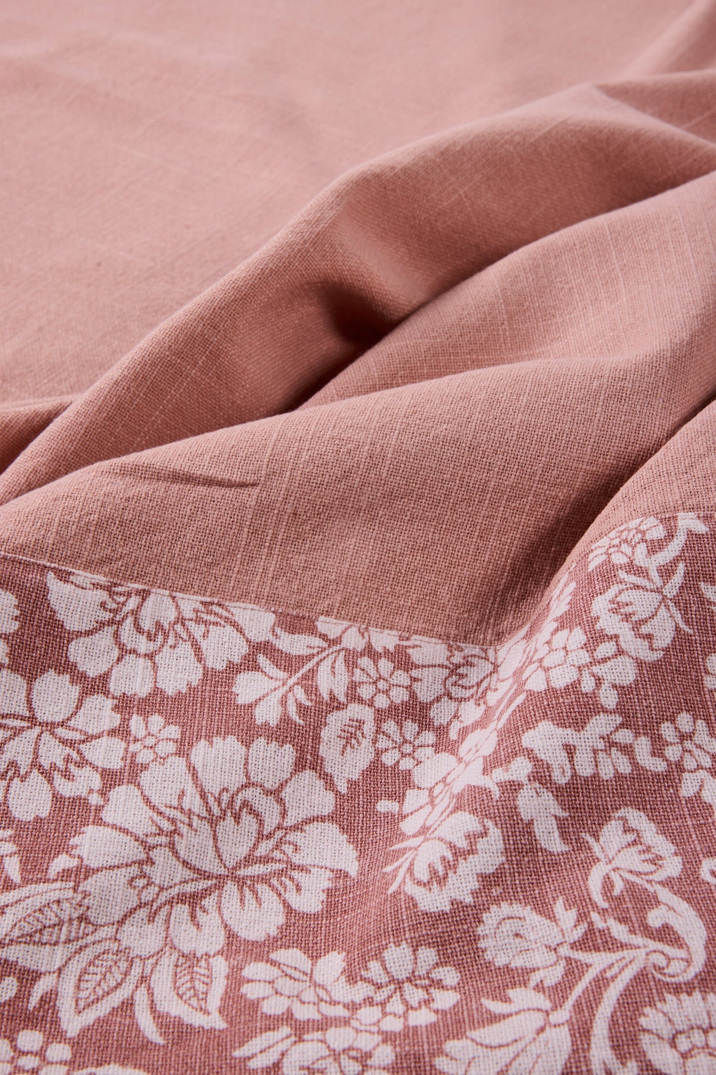 Limoges - Tovaglia Rosa 150X300 Con Bordatura Floreale