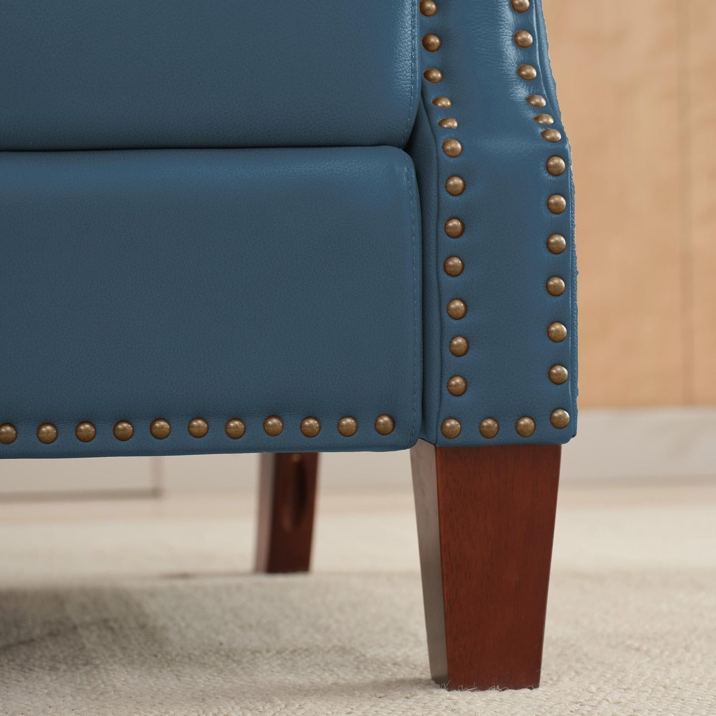 Poltrona reclinabile in vera pelle con schienale multi-angolo e gambe in legno massello