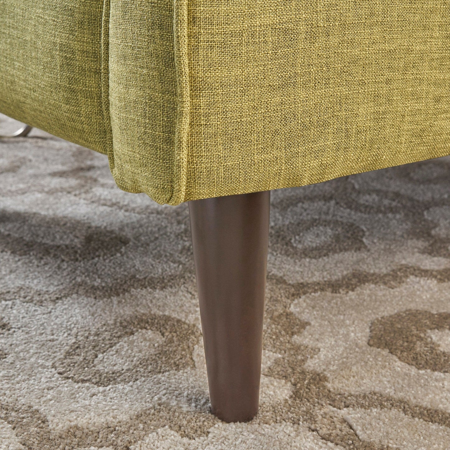 Poltrona reclinabile imbottita Mid-Century in tessuto verde con poggiapiedi, schienale con bottoni trapuntati e gambe in legno di faggio