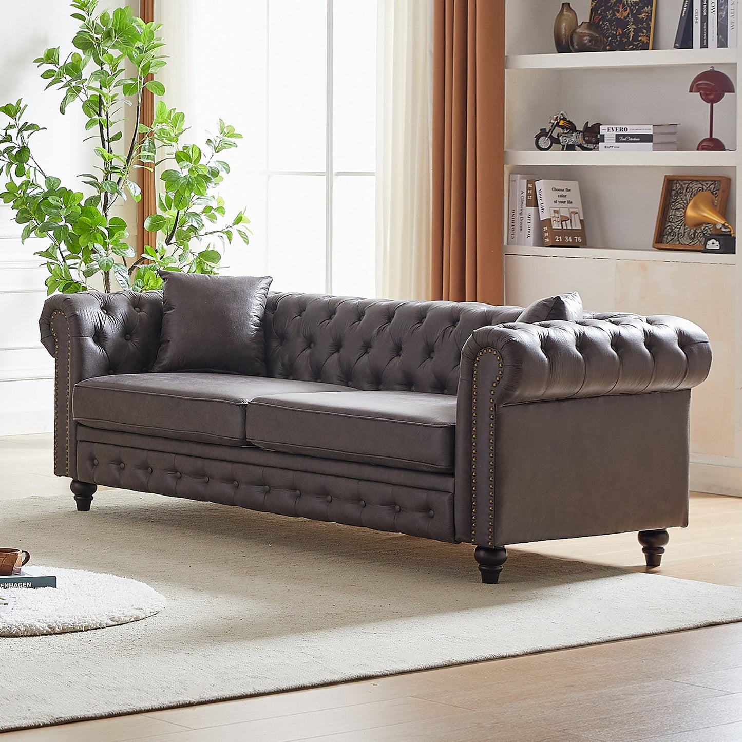 Divano Chesterfield a 3 posti con braccioli arrotolati in tessuto tecnico grigio 85,5 e 2 cuscini per soggiorno