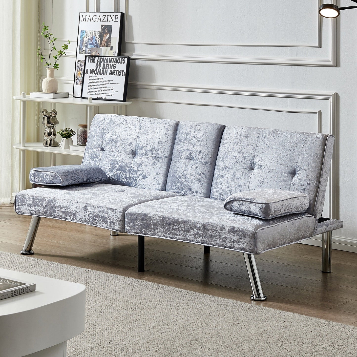 Divano letto futon in velluto grigio con portabicchieri