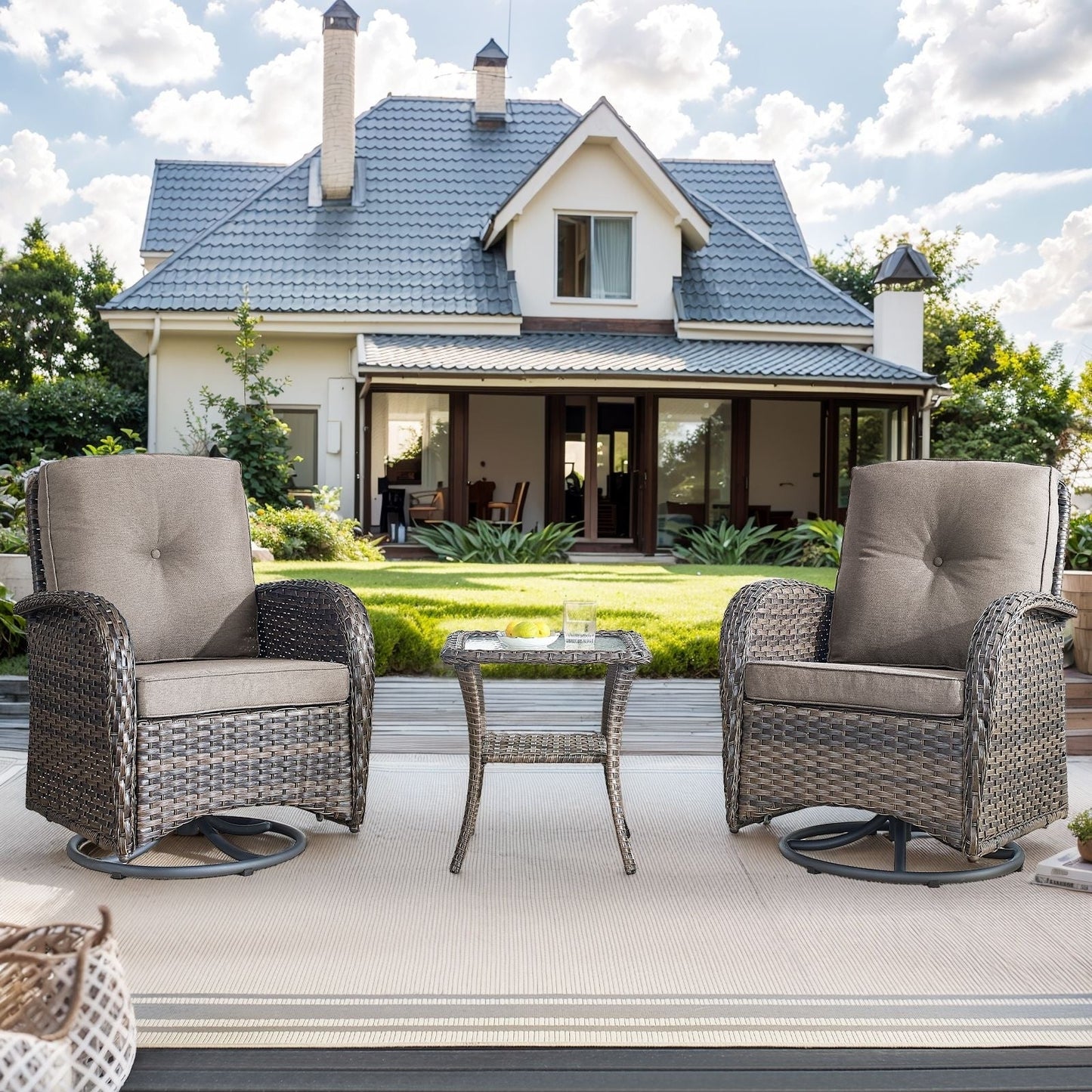 Set di mobili da esterno da 3 pezzi con sedia girevole e tavolo da giardino Gymojoy