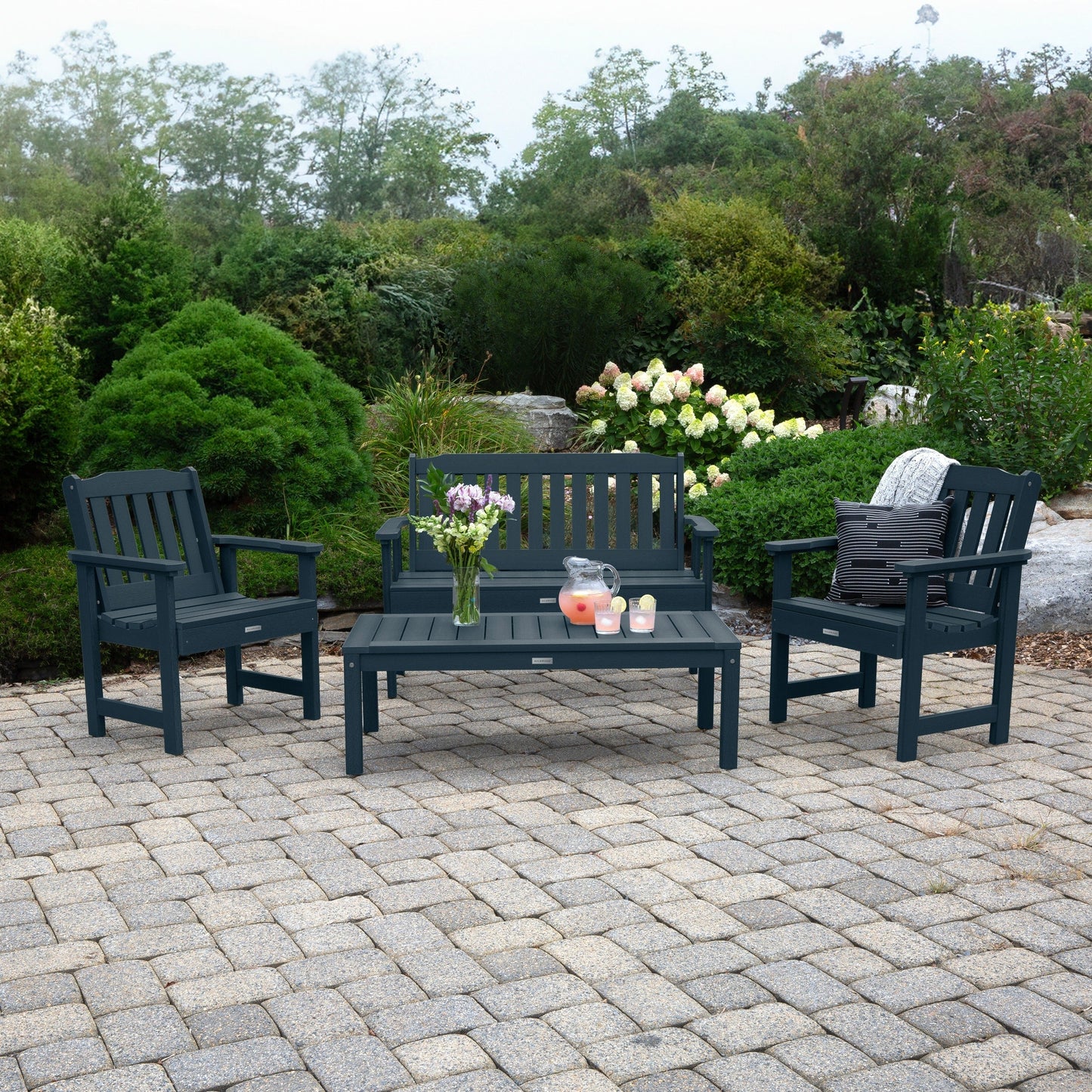 Set da conversazione HIGHWOOD Lehigh da 4 pezzi