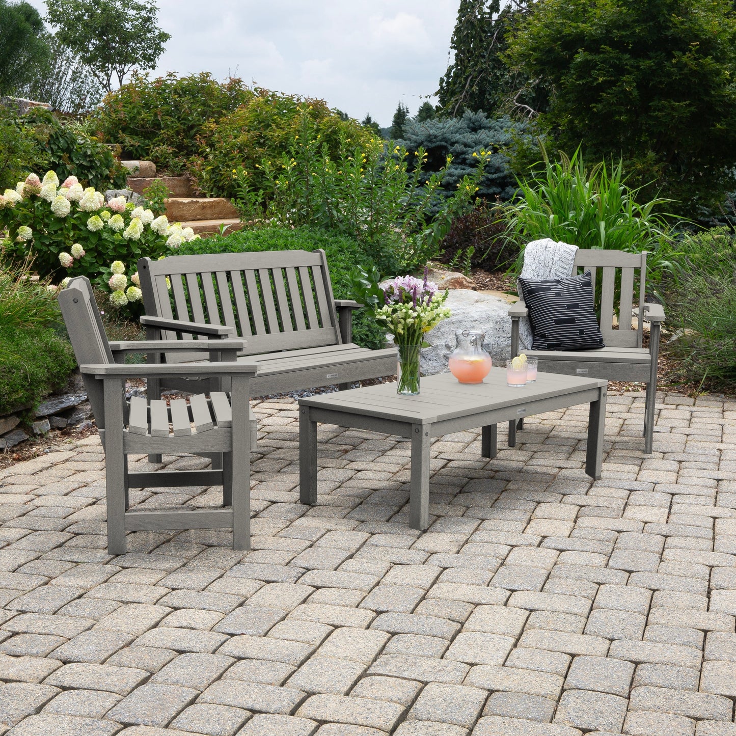 Set da conversazione HIGHWOOD Lehigh da 4 pezzi