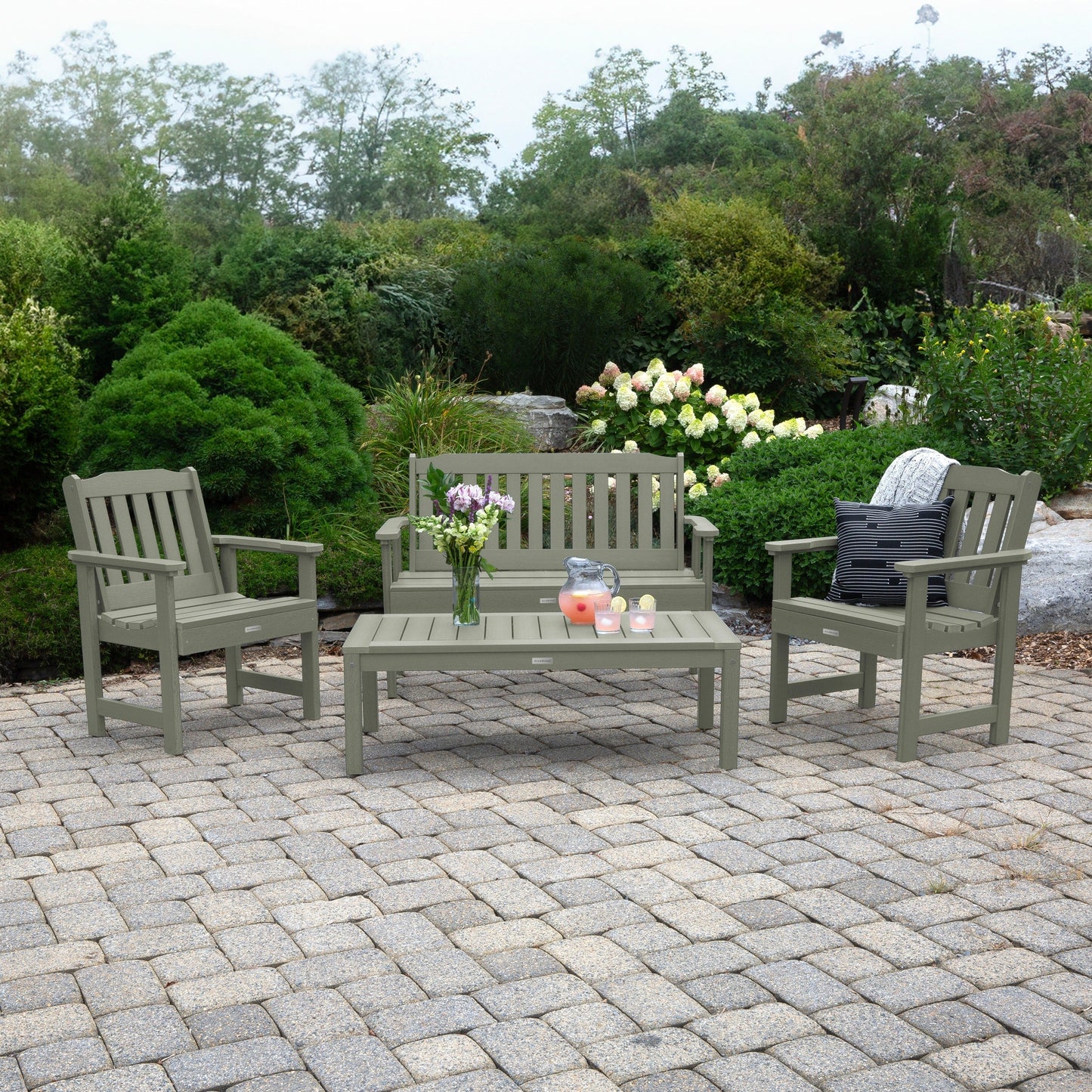 Set da conversazione HIGHWOOD Lehigh da 4 pezzi