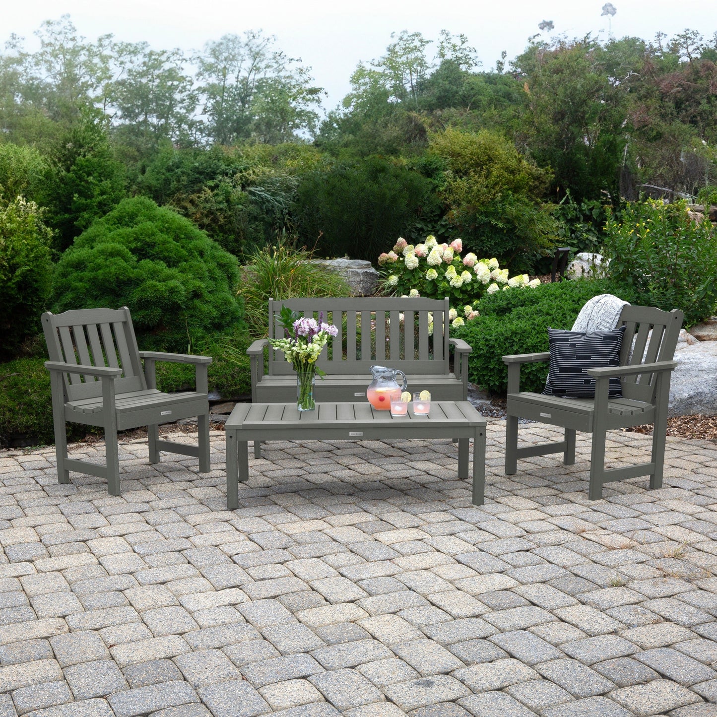 Set da conversazione HIGHWOOD Lehigh da 4 pezzi