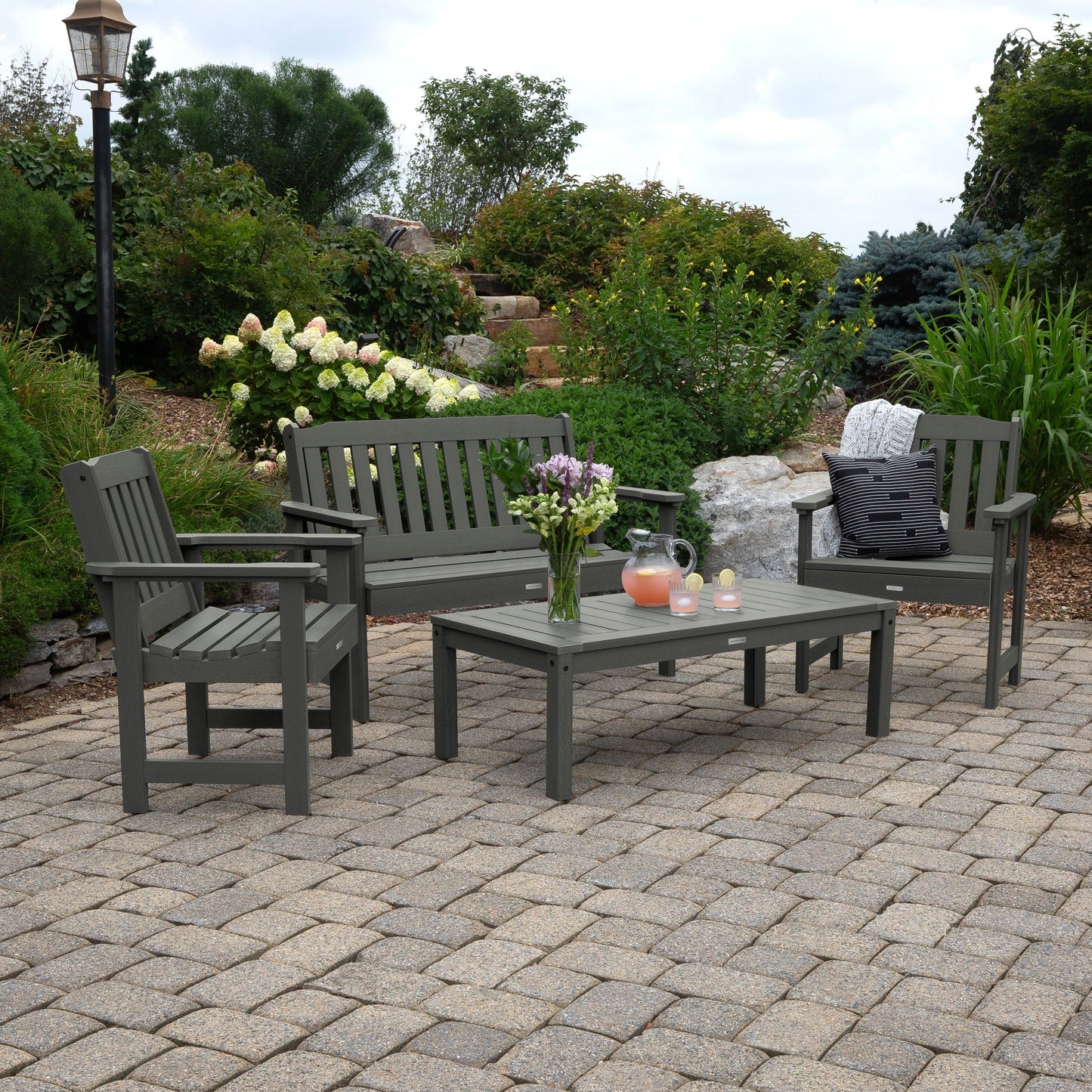 Set da conversazione HIGHWOOD Lehigh da 4 pezzi