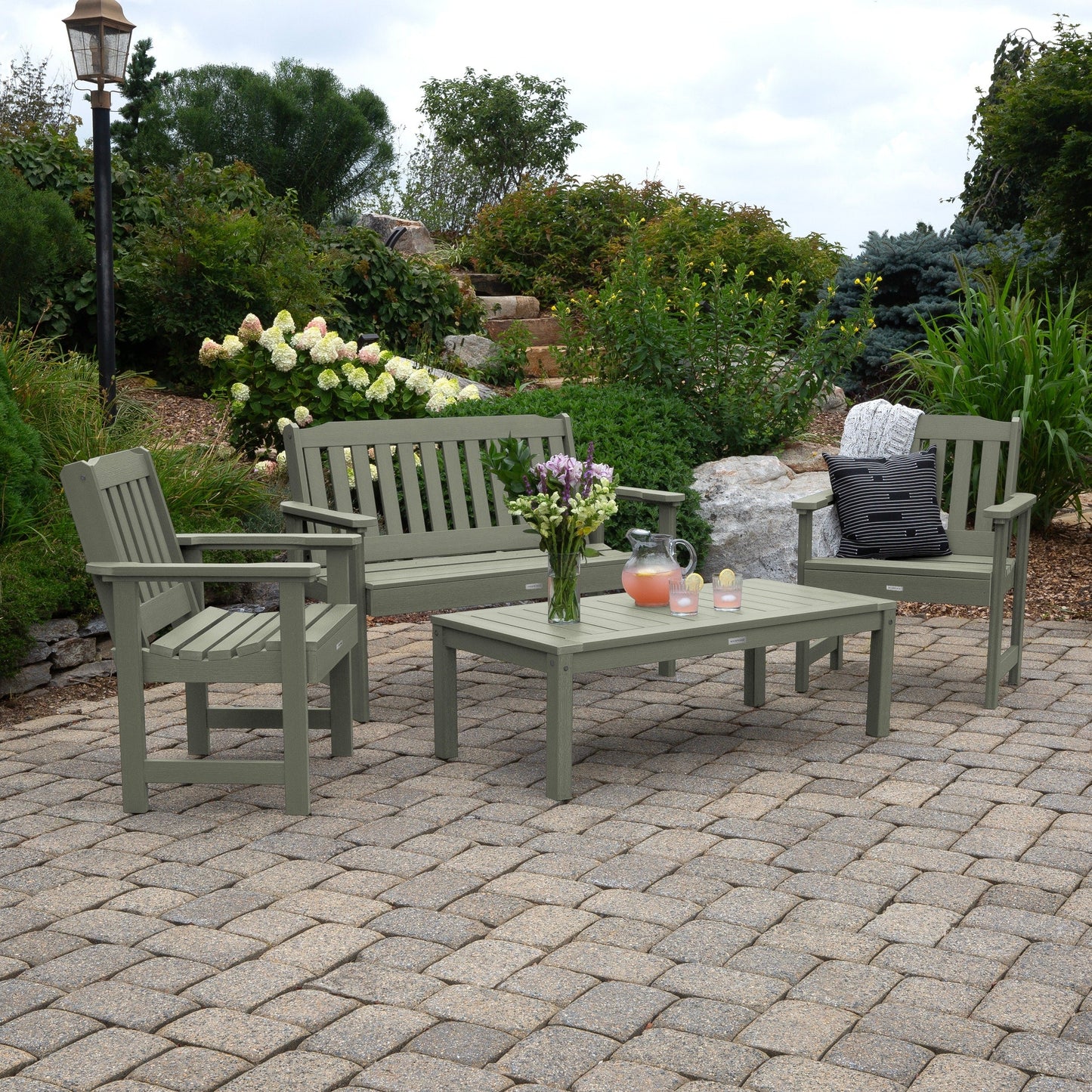 Set da conversazione HIGHWOOD Lehigh da 4 pezzi