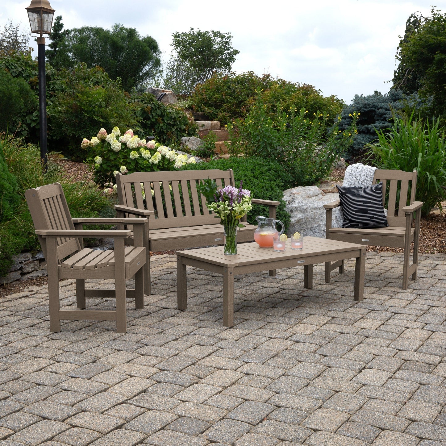 Set da conversazione HIGHWOOD Lehigh da 4 pezzi