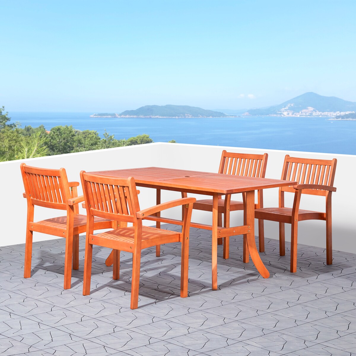 Set di tavolo e sedie impilabili Hakan Wood Patio con gambe curve