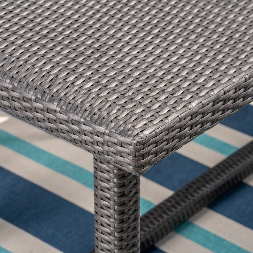 Set da pranzo da esterno Harlowe in vimini da 7 pezzi con cuscini di Christopher Knight Home