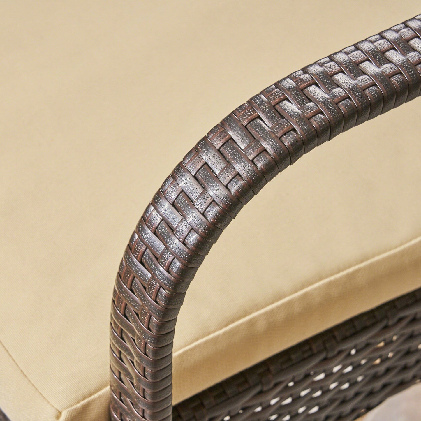 Set da pranzo rettangolare Heron Outdoor da 6 posti in legno di acacia e vimini di Christopher Knight Home