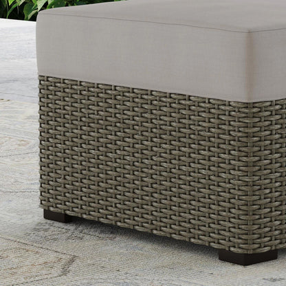 Set di 4 poltrone e pouf da esterno Boca Raton di Homestyles con cuscini