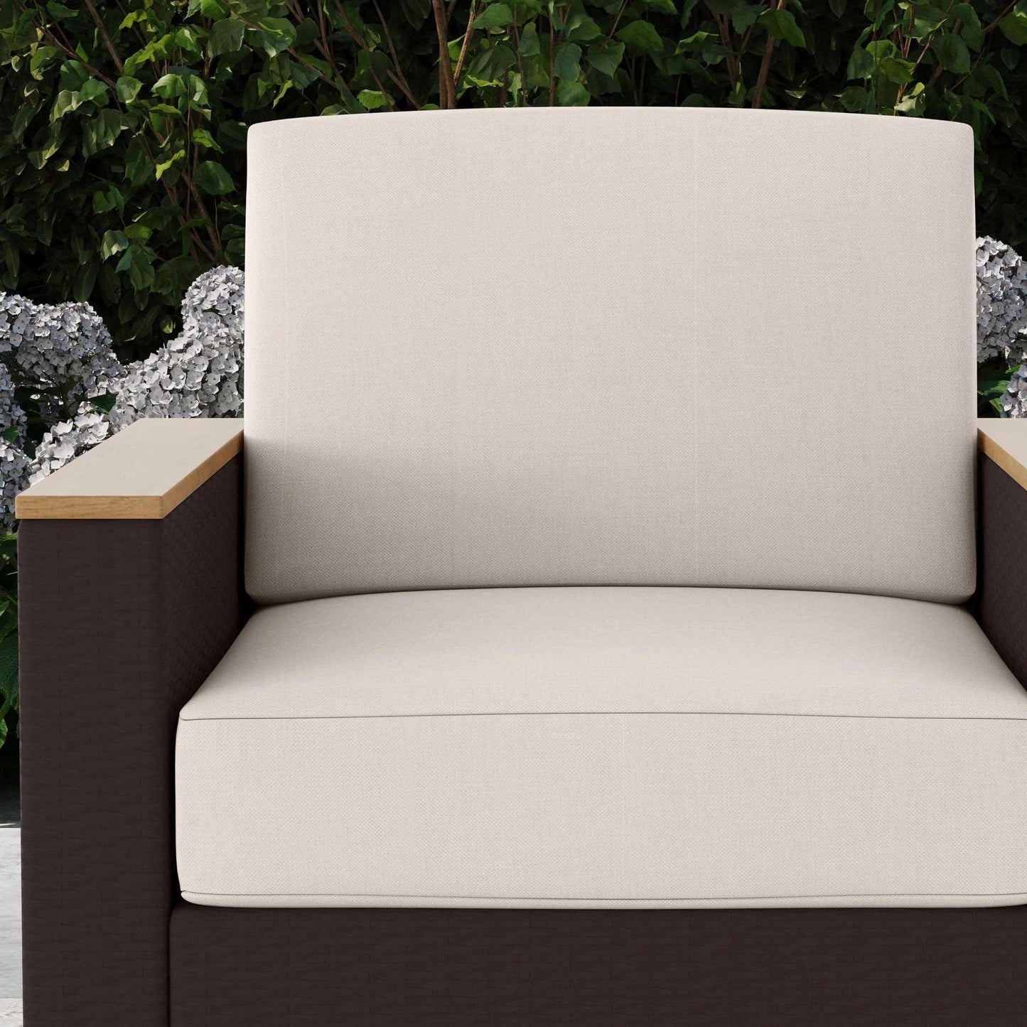 Set di 4 poltrone e pouf da esterno in rattan Palm Springs con cuscini di Homestyles