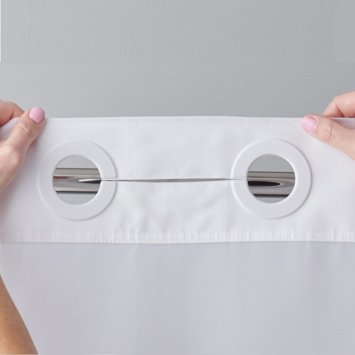 Tenda da doccia Hookless Escape 3 in 1 con finestra superiore trasparente, anelli Flex-on e fodera in tessuto