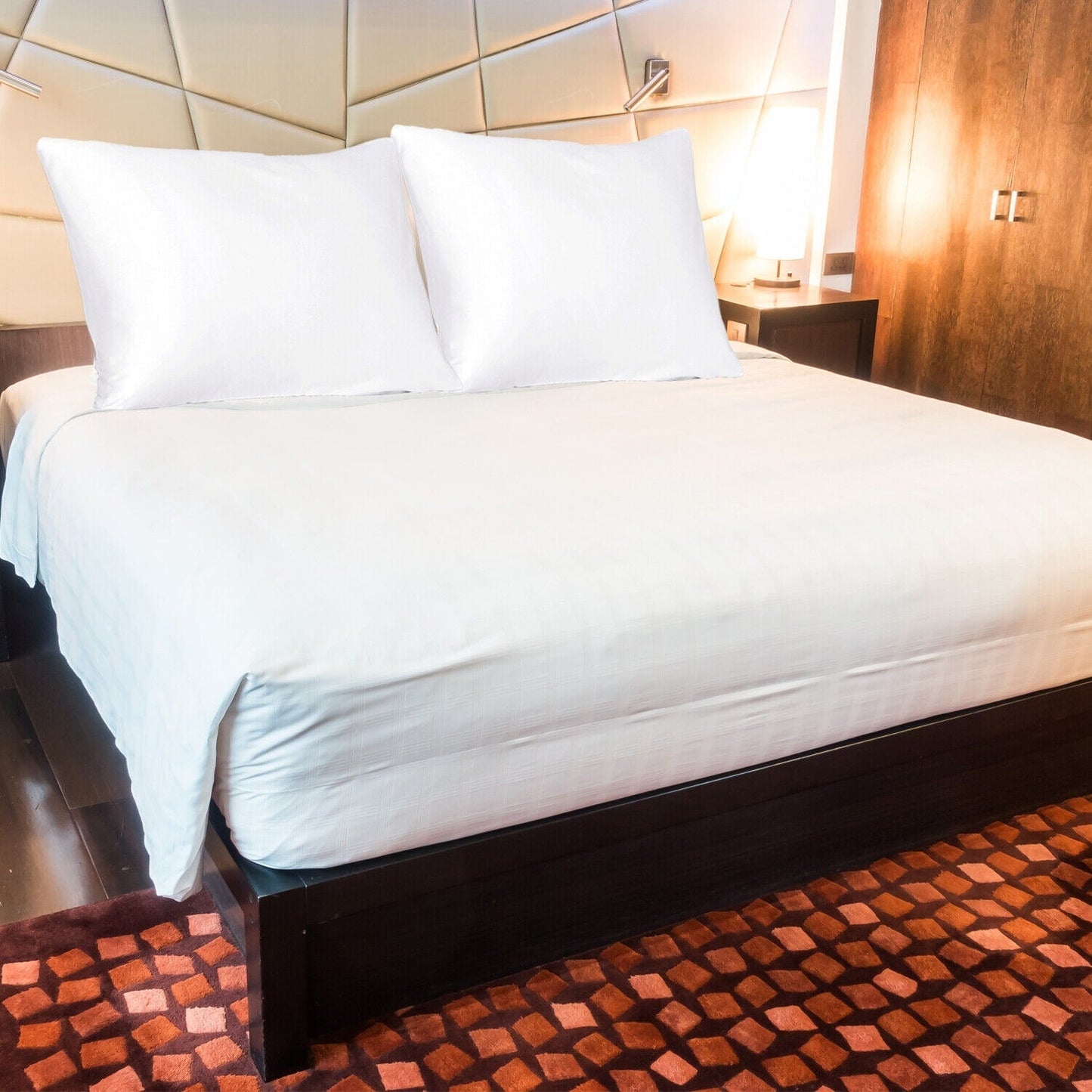 Set di 4 federe in morbido raso di cotone turco della collezione Hotel