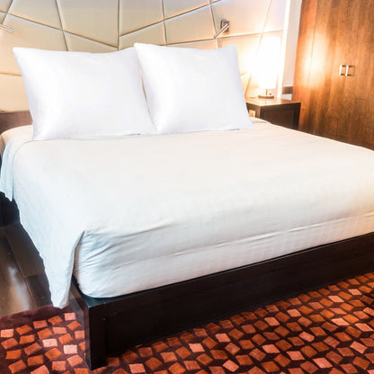 Set di 4 federe in morbido raso di cotone turco della collezione Hotel