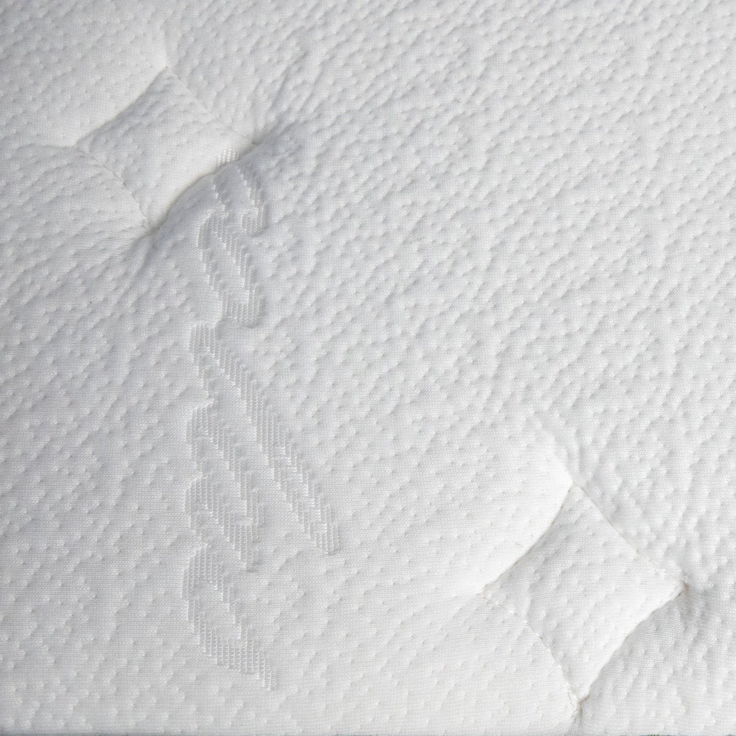 Materasso in memory foam ibrido in gel SweDrea da 10 pollici di medie dimensioni in una scatola con certificazione CertiPUR-US, SGS e OEKO-TEX