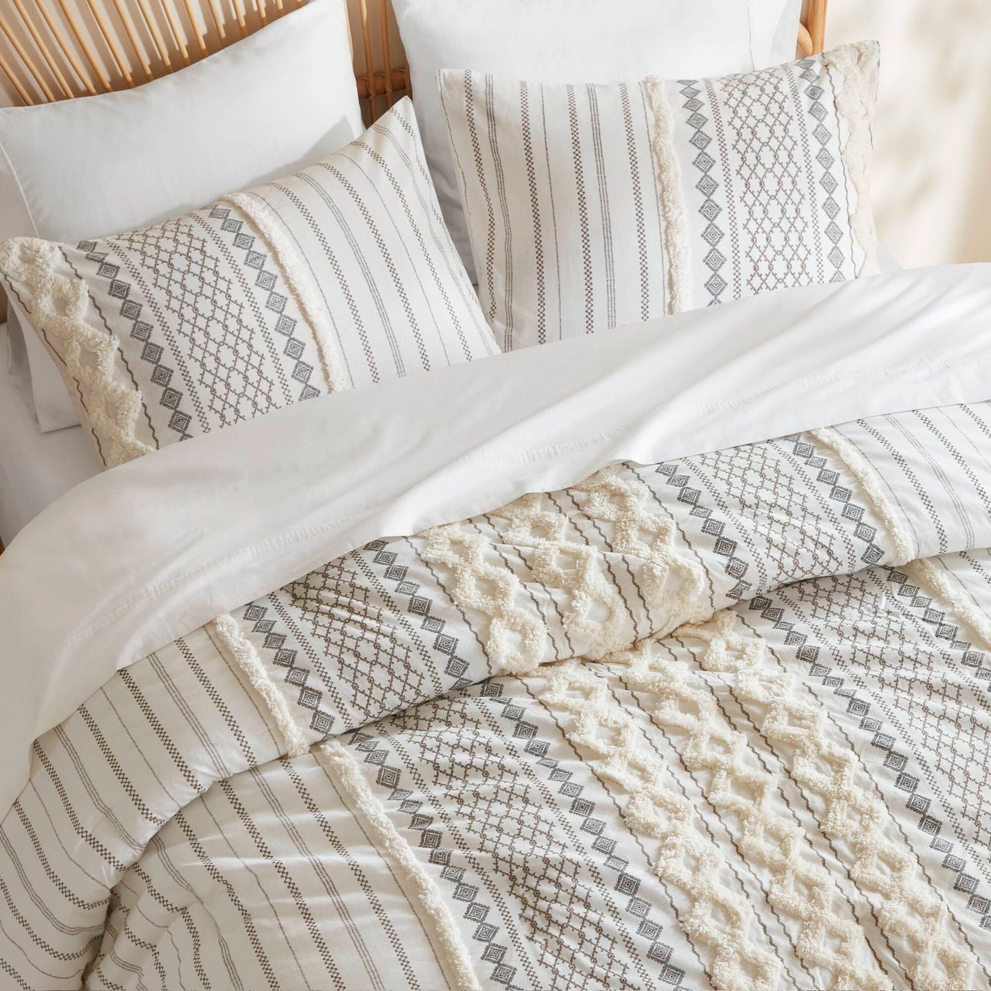 Set copripiumino stampato in cotone Imani INK+IVY con ciniglia